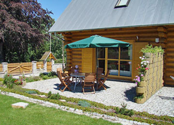 Terrasse des Ferienhauses mit Blick auf das Riesengebirge Foto der Terrasse des Ferienhauses